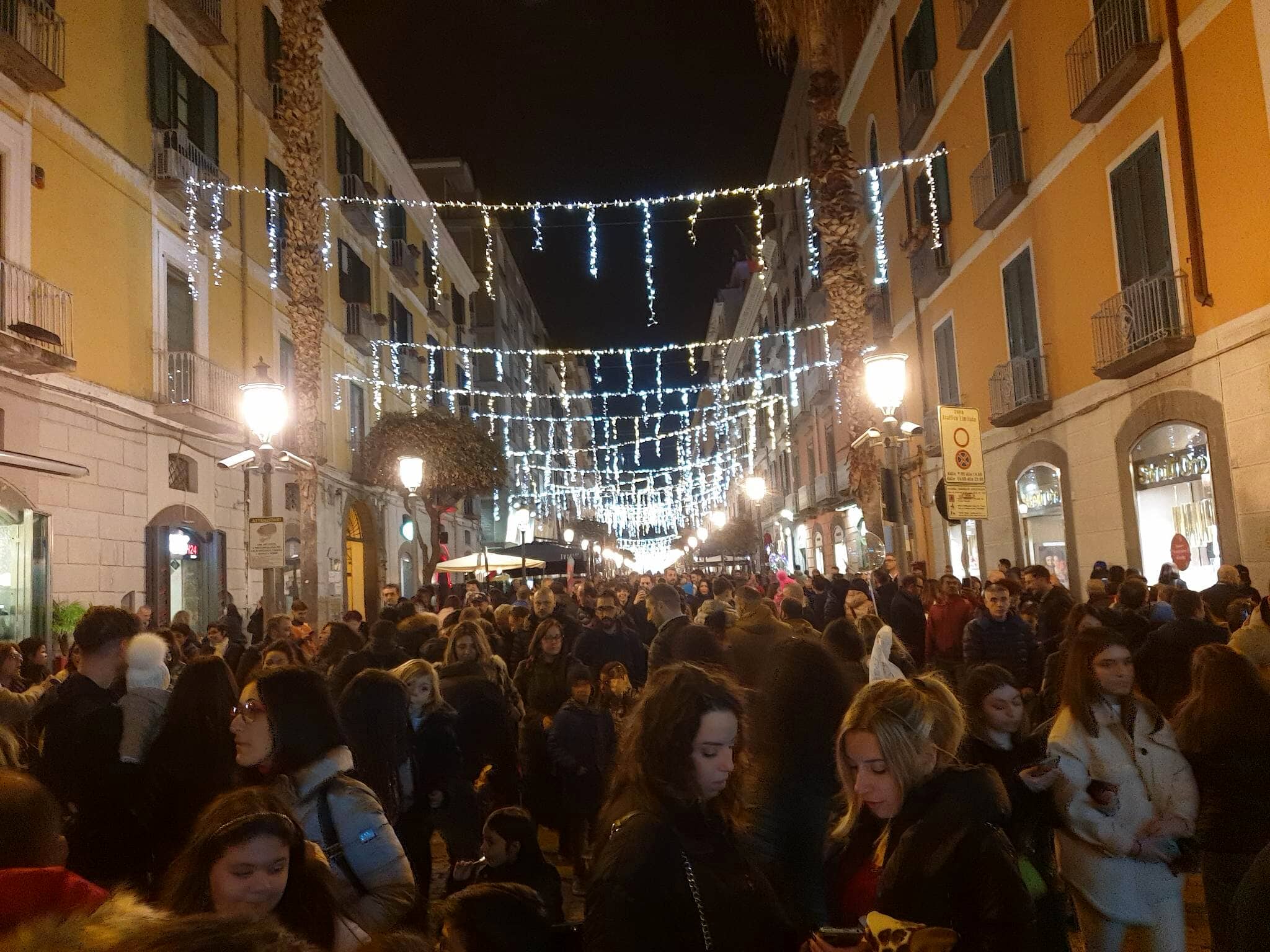 Finalmente Accese Le Luci D Artista Di Salerno Primo Week