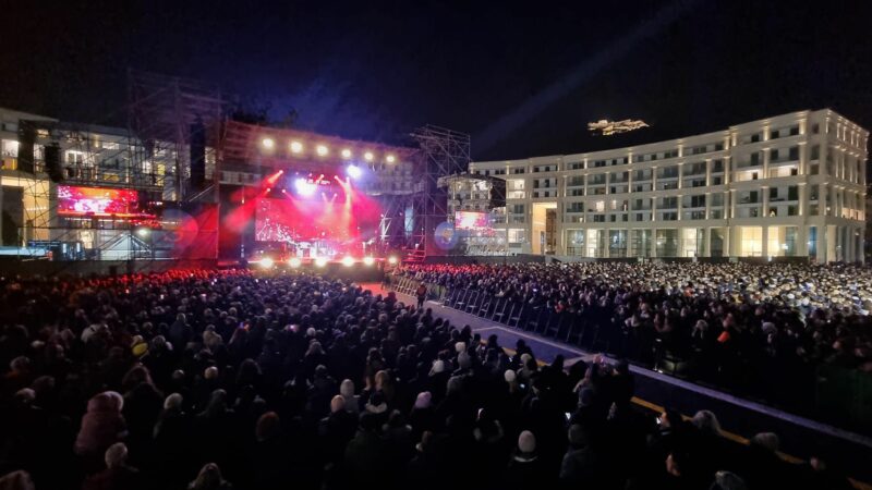 Grande successo per il concerto di Giorgia a Salerno in Piazza della Libertà